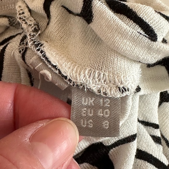 ASOS Woman’s Maternity Cold Shoulder White and Black Blouse size 8 - Picture 9 of 12